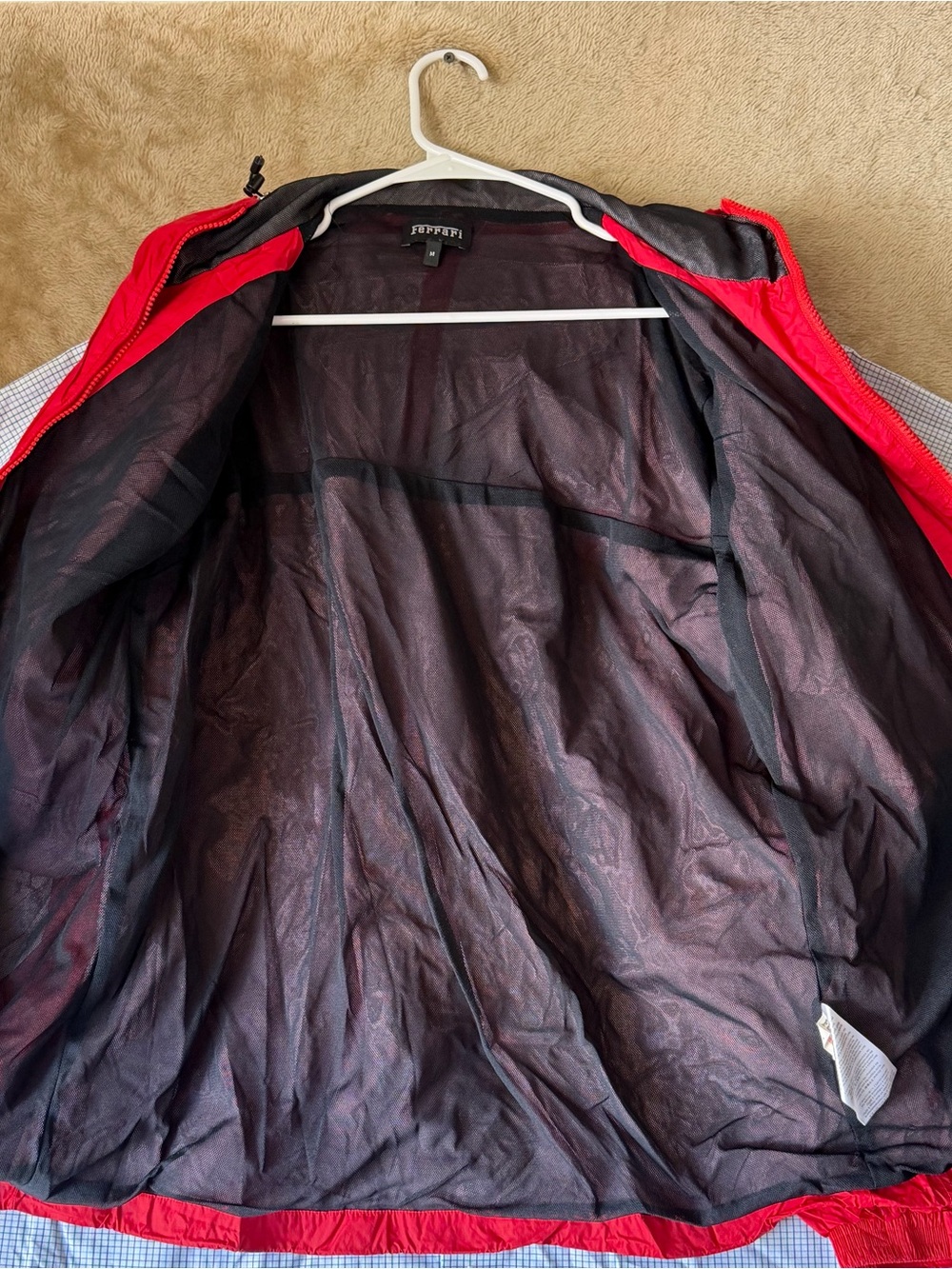 Ferrari Mens Red Hooded Windbreaker Jacket Scuderia F1 Racing Mesh Lined Size M - Picture 11 of 12
